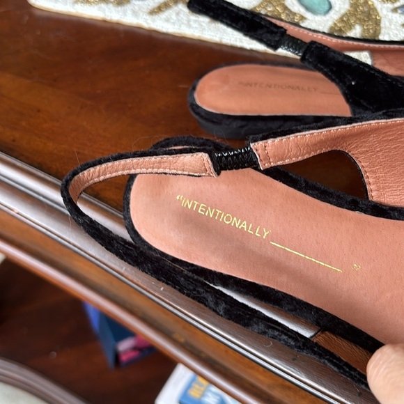 INTENTIONALLY BLANK SEVENTH VELVET SLINGBACK FLATS BLACK POINTED TOE BOW VINTAGE - Picture 4 of 16